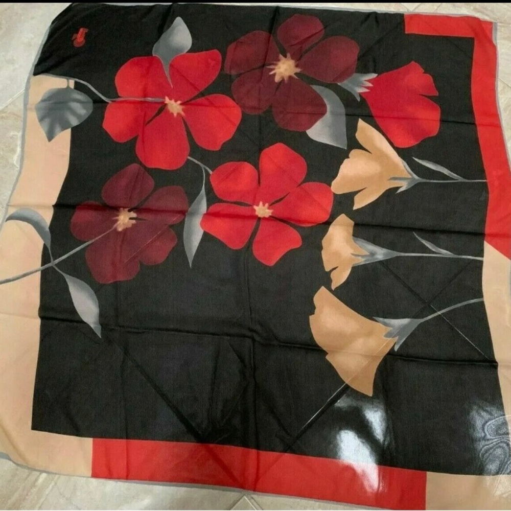 New Women's Square 40"x40" Scarf/Hijab/Shawl - Black & Multicolor Floral